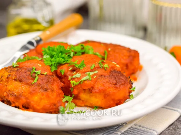 Фото блюда: Куриные биточки в духовке с подливкой