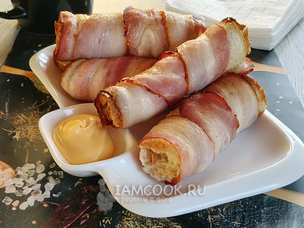 Фото блюда: Рулетики из хлеба и бекона