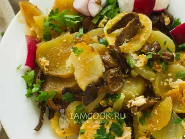 Фото блюда: Картошка с грибами в сметане в духовке