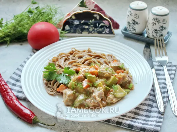 Фото блюда: Индейка с овощами в сливочном соусе (тушеная)