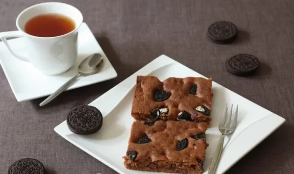 Фото блюда: Oreo-Brownies - Брауни с печеньем орео