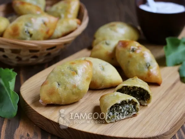 Фото готового блюда: Пирожки с щавелем и творогом