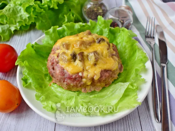Фото готового блюда: Мясные ватрушки с грибами и сыром