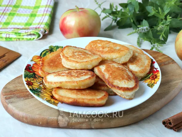 Фото блюда: Постные оладьи с яблоками без дрожжей