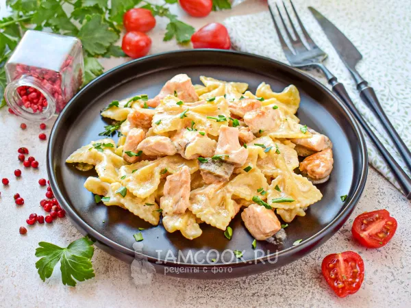 Фото блюда: Фарфалле с лососем в сливочном соусе