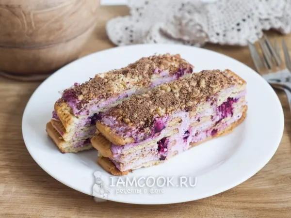 Фото блюда: Десерт из печенья со смородиной