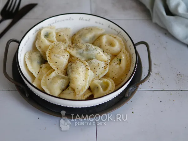 Фото блюда: Вареники с картошкой и шпинатом