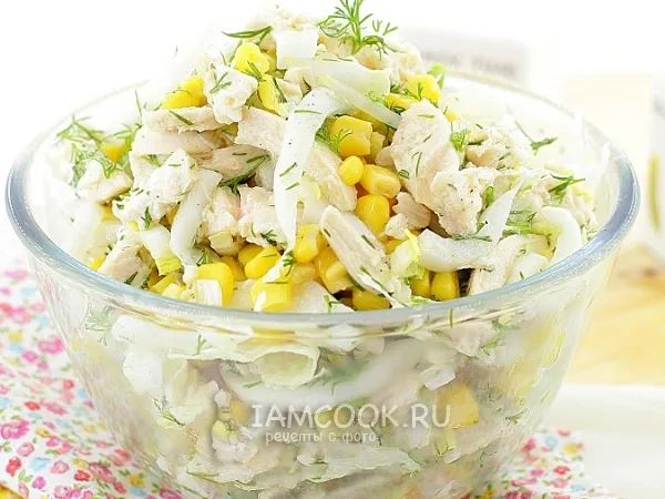 Фото готового блюда: Салат с пекинской капустой и кукурузой