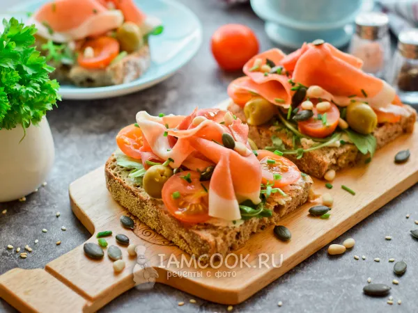 Фото блюда: Бутерброды с хамоном