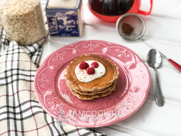 Фото готового блюда: Овсяные оладьи с цельнозерновой мукой