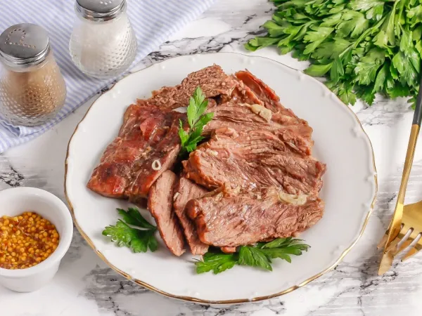 Фото готового блюда: Говяжья шея в духовке