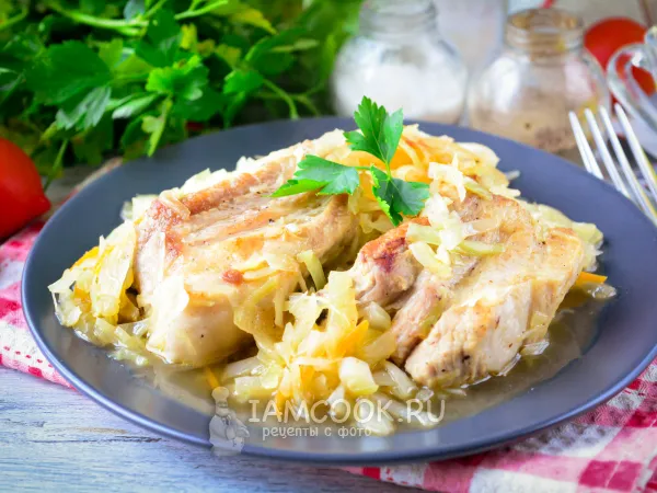 Фото блюда: Тушеная квашеная капуста с ребрышками