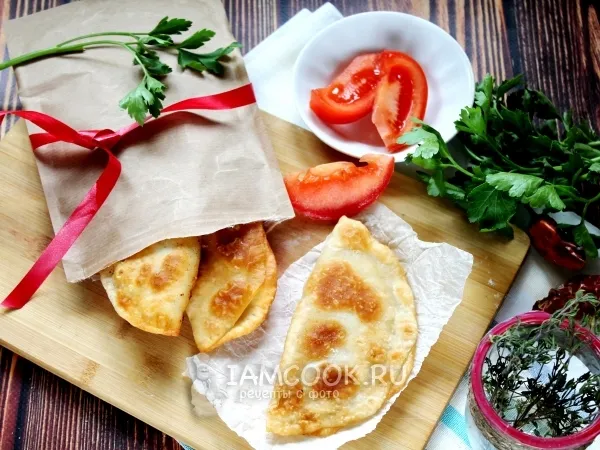 Фото готового блюда: Чебуреки на кефире без яиц