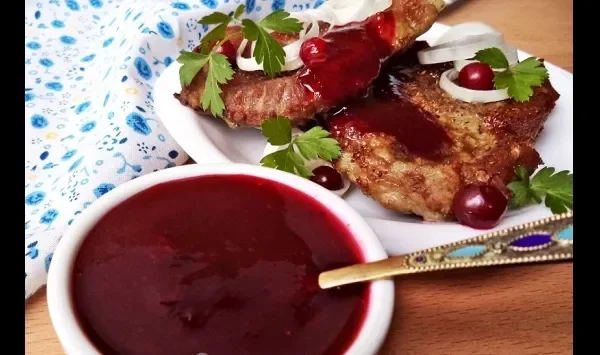 Фото готового блюда: Брусничный соус к мясу
