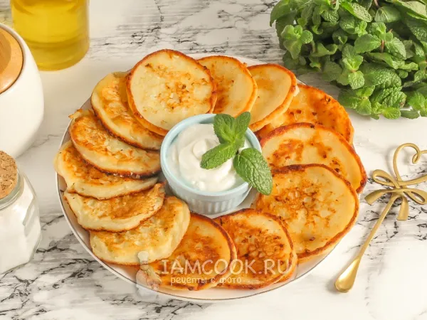 Фото блюда: Оладьи на кефире с творогом и манкой на сковороде