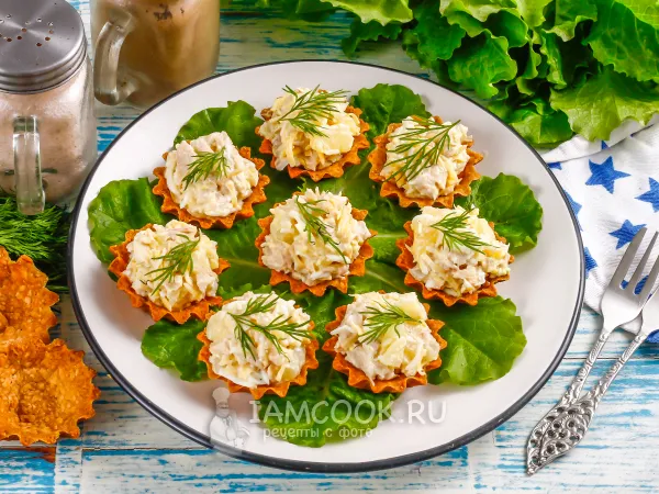 Фото готового блюда: Тарталетки с ананасом, сыром и курицей