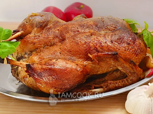 Фото готового блюда: Утка с яблоками в фольге