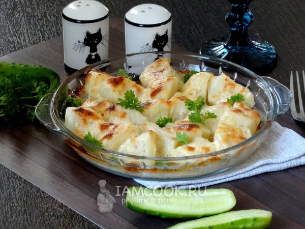 Фото готового блюда: Отварная картошка, запеченная с сыром в духовке