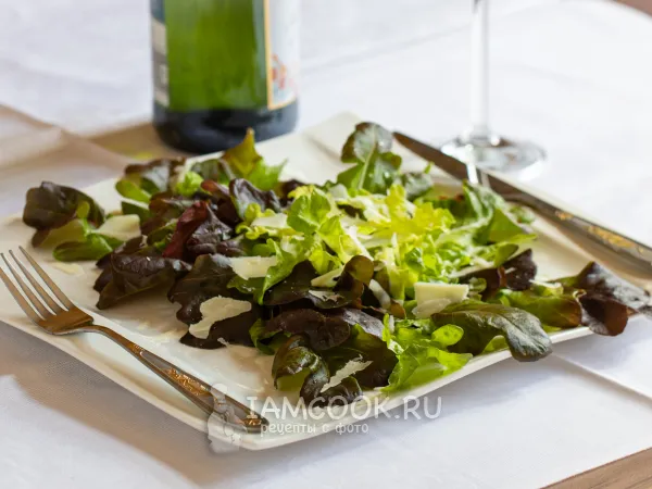 Фото блюда: Салат с жареным беконом и листьями салата