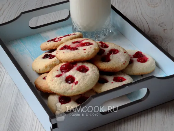 Фото готового блюда: Песочное печенье с клюквой