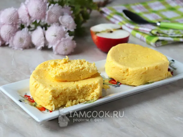 Фото готового блюда: Суфле из творога с яблоками в микроволновке