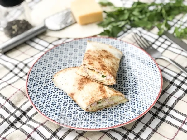 Фото блюда: Лаваш с яйцом, сыром и карбонадом