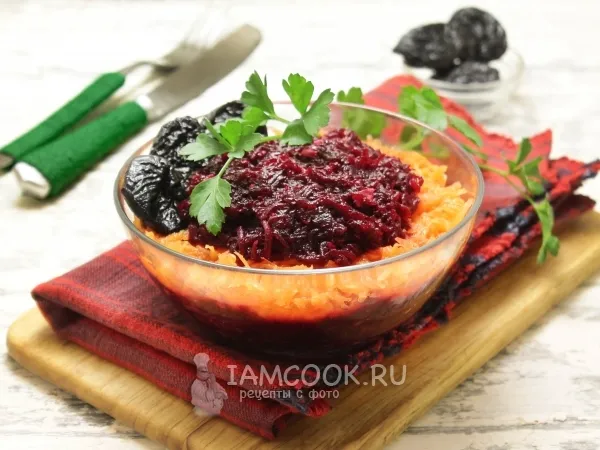 Фото блюда: Салат из вареной свеклы и сырой моркови