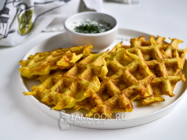 Фото готового блюда: Кабачковые вафли с курицей
