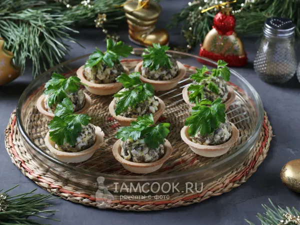 Фото готового блюда: Тарталетки с курицей, грибами и яйцом