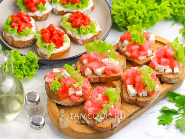 Фото готового блюда: Брускетта с брынзой