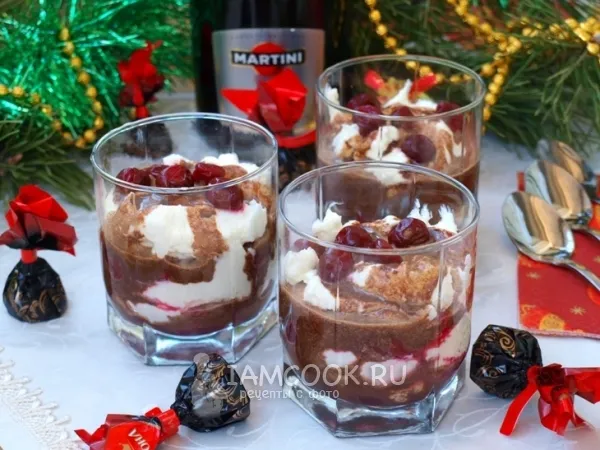 Фото готового блюда: Творожно-шоколадный десерт с вишней