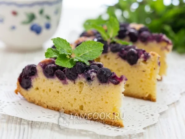 Фото готового блюда: Пирог с замороженной черникой