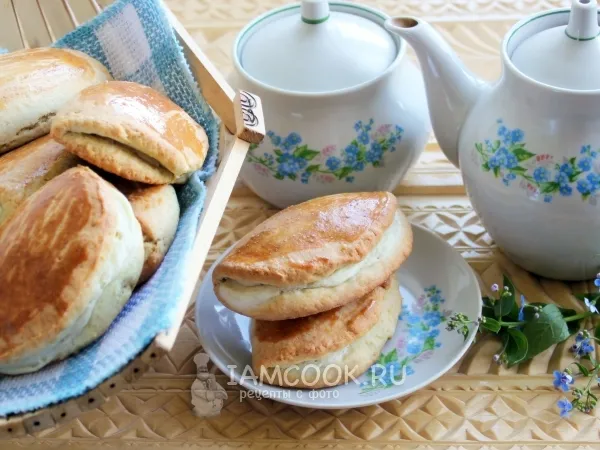 Фото готового блюда: Сочни с творогом на маргарине и сметане