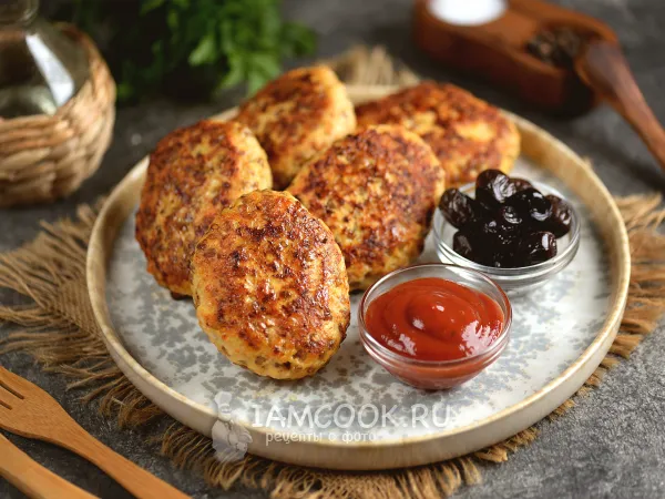 Фото готового блюда: Котлеты из индейки с гречкой