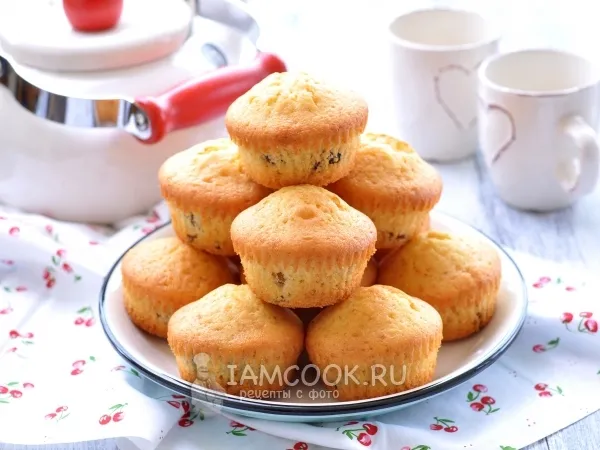 Фото готового блюда: Маффины с изюмом