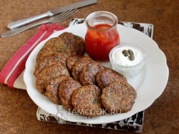 Фото готового блюда: Оладьи из куриной печени с морковью