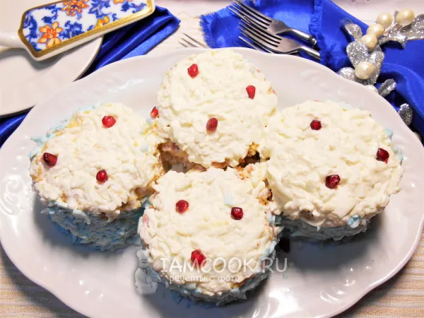 Фото готового блюда: Салат «Снежная королева» с крабовыми палочками