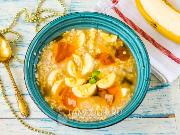 Фото готового блюда: Овсяная каша с желе и бананом