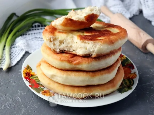 Фото готового блюда: Постные лепешки на дрожжах на сковороде