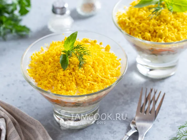 Фото готового блюда: Салат с тунцом и корейской морковью