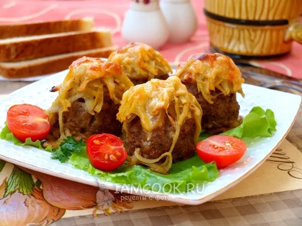 Фото готового блюда: Стожки из мясного фарша с картофелем