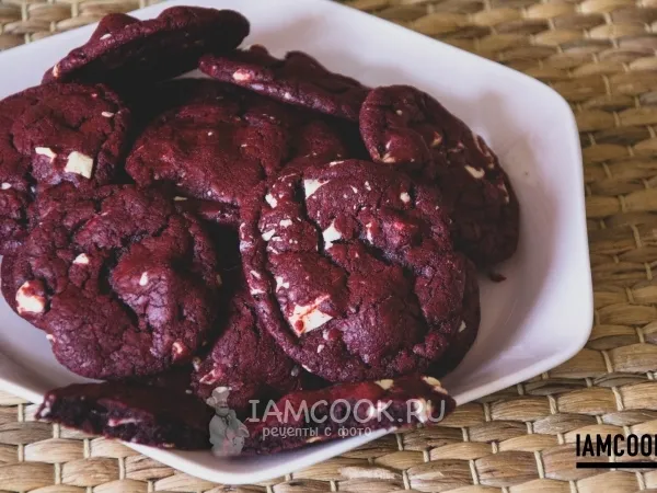 Фото готового блюда: Печенье «Красный бархат» с белым шоколадом