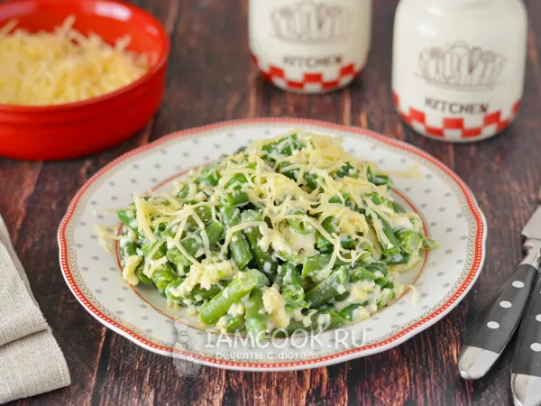 Фото блюда: Стручковая фасоль с яйцом и сыром на сковороде