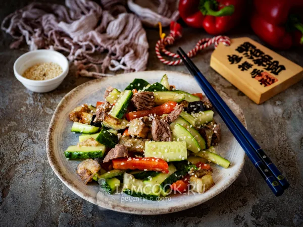 Фото блюда: Китайский салат с говядиной и огурцом