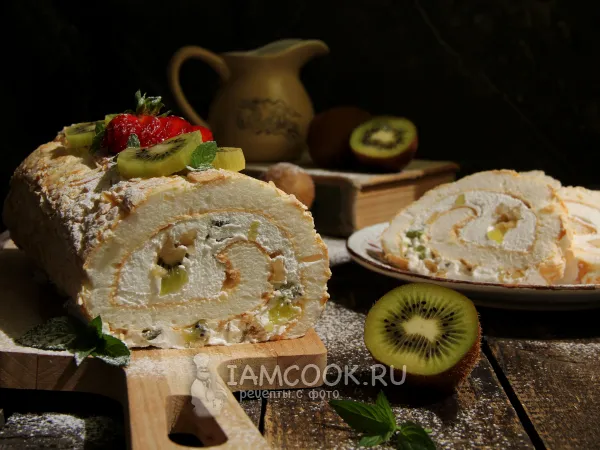 Фото готового блюда: Меренговый рулет с киви и бананом