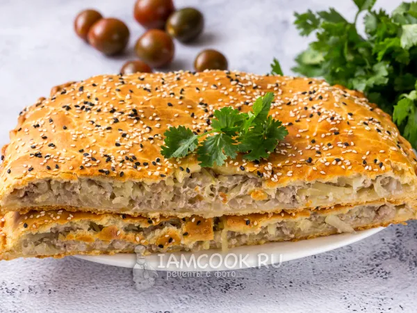 Фото блюда: Дрожжевой пирог с фаршем и картошкой