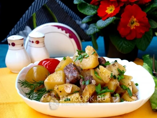 Фото готового блюда: Картошка с мясом в фольге в духовке