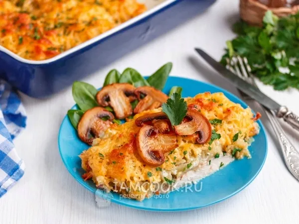 Фото готового блюда: Куриная грудка «под шубой» в духовке