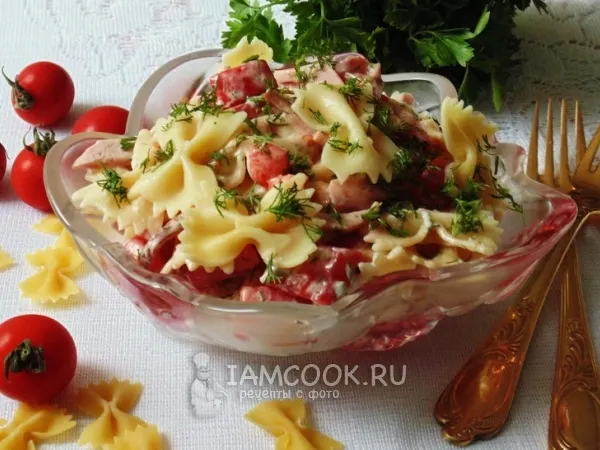 Фото готового блюда: Салат с макаронами и ветчиной