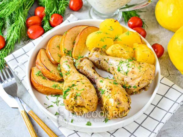 Фото блюда: Курица с айвой и картошкой в духовке
